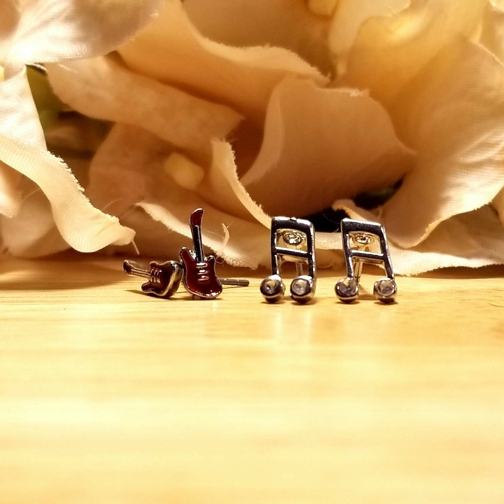 Music guitar earrings bundle - Picture 3 of 10